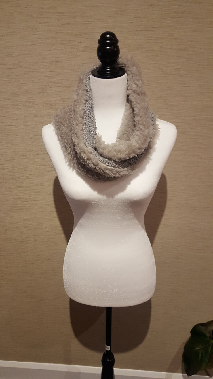Lining Brushed Infinity Scarf
